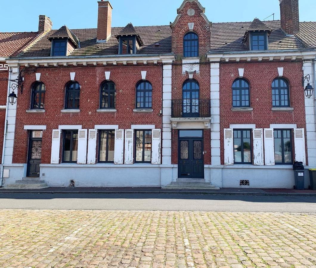 6 Place De La Detente Saint-Venant Exterior foto
